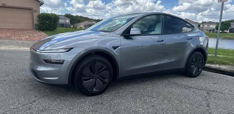 Tesla Model Y 2026