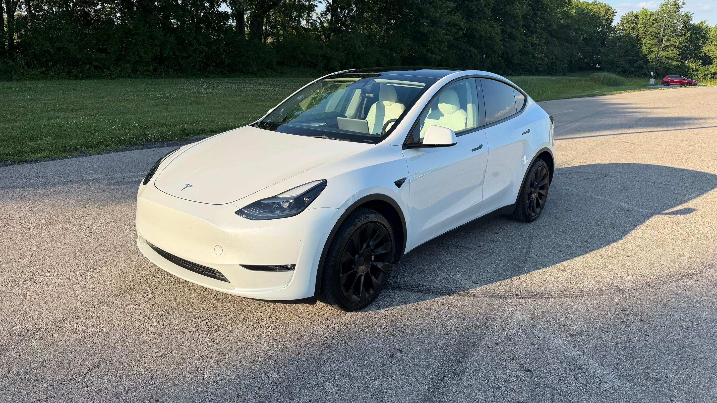 Tesla Model Y 2023 in Dublin, OH