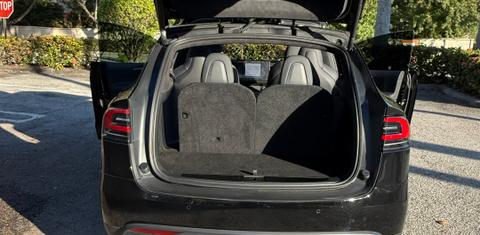 Tesla Model X 2022