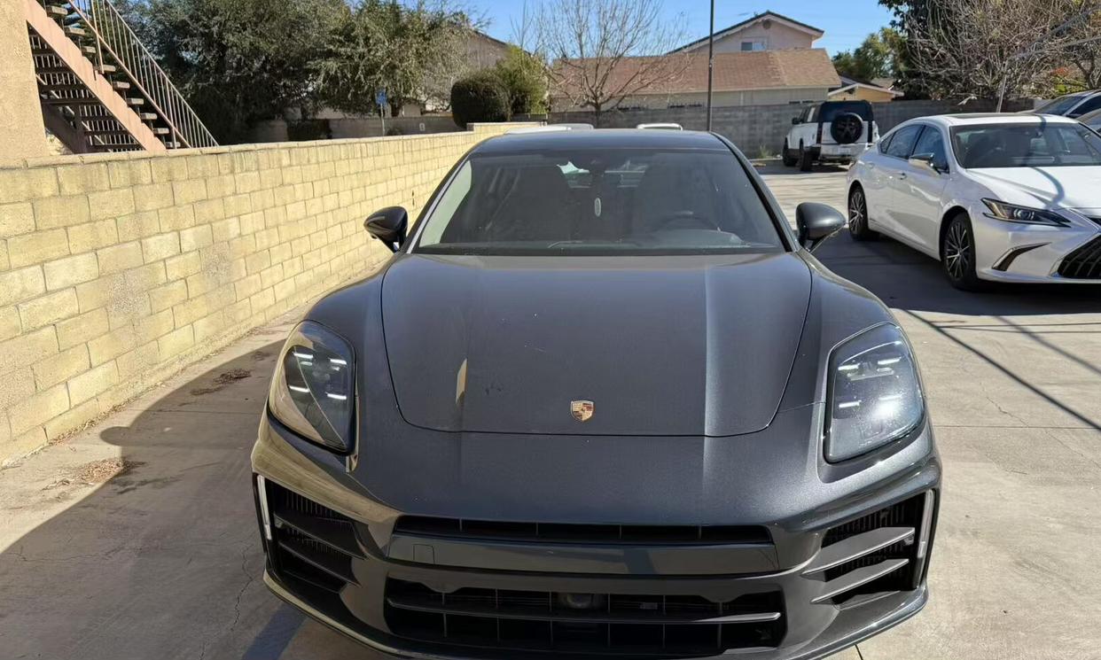 Porsche Panamera 2025