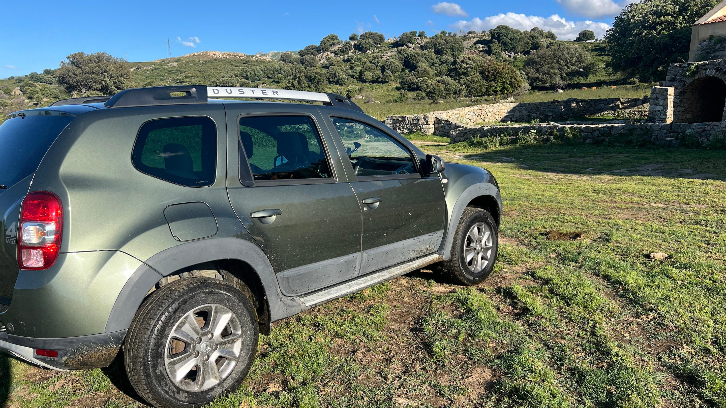 Dacia DUSTER 2015 à Calvi