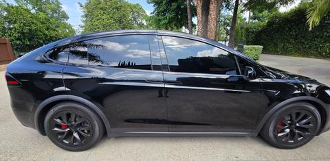Tesla Model X 2024