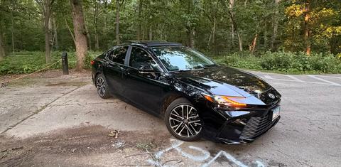 Toyota Camry Hybrid 2026