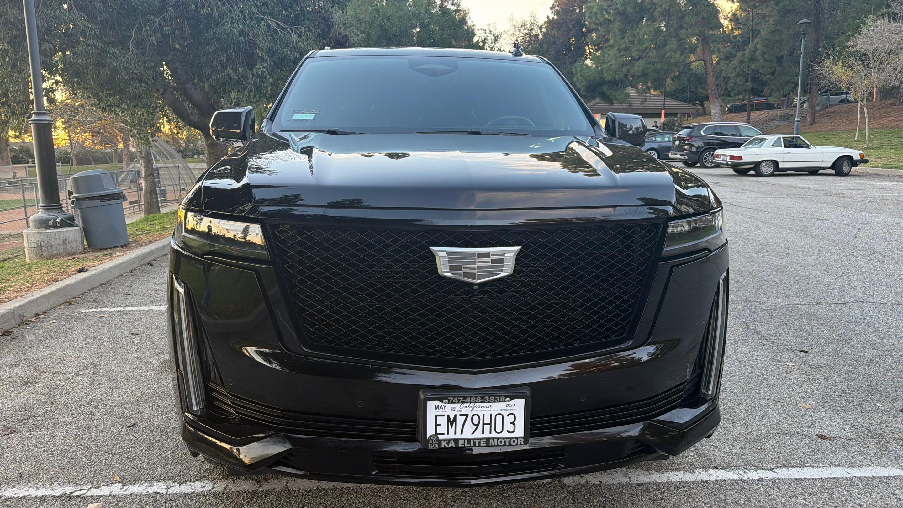 Cadillac Escalade ESV 2023 in 
