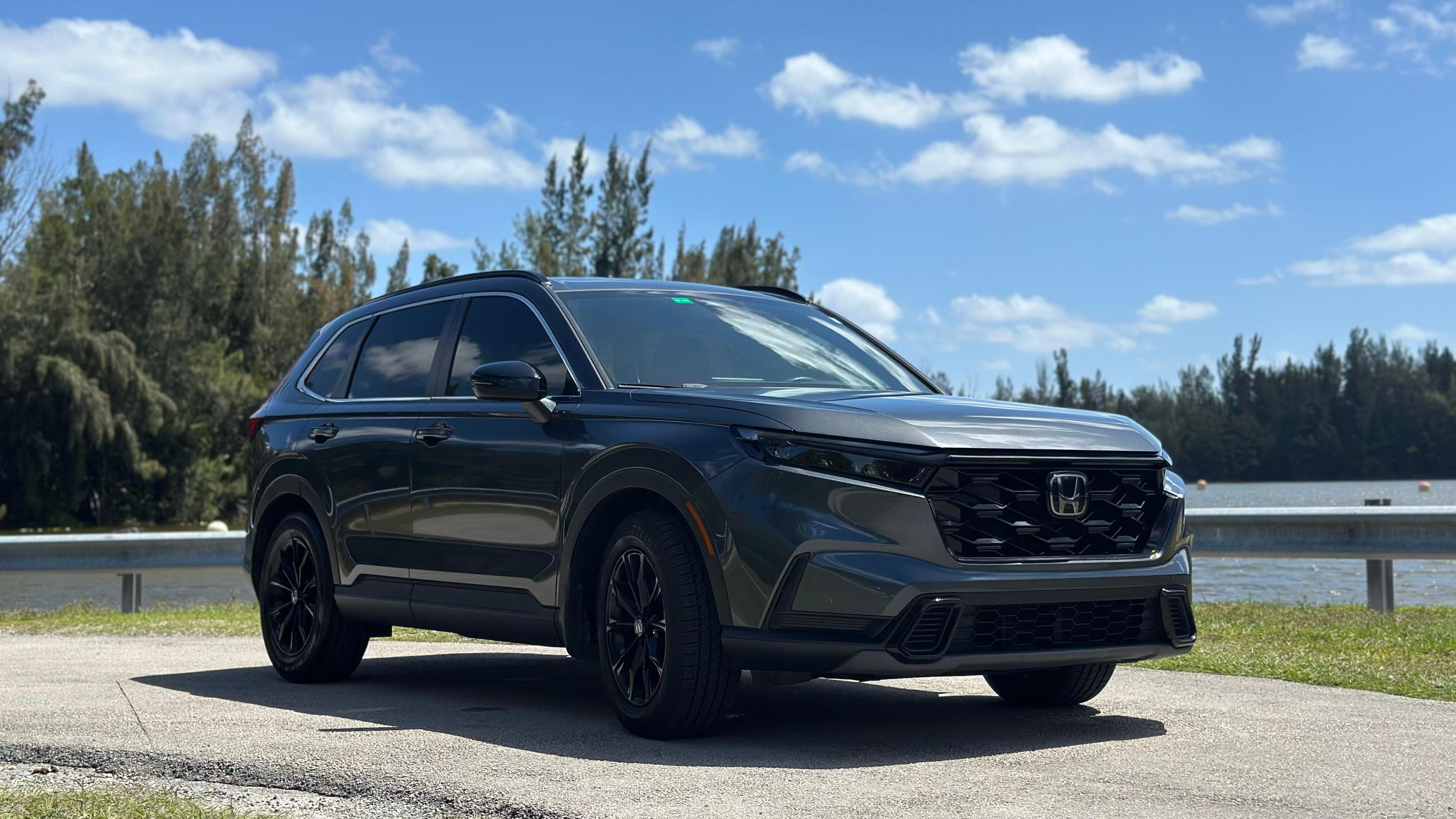 Honda CR-V Hybrid 2023 in 