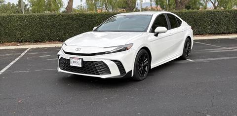 Toyota Camry Hybrid 2025