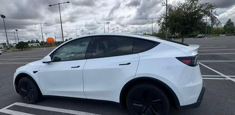 Tesla Model Y 2026