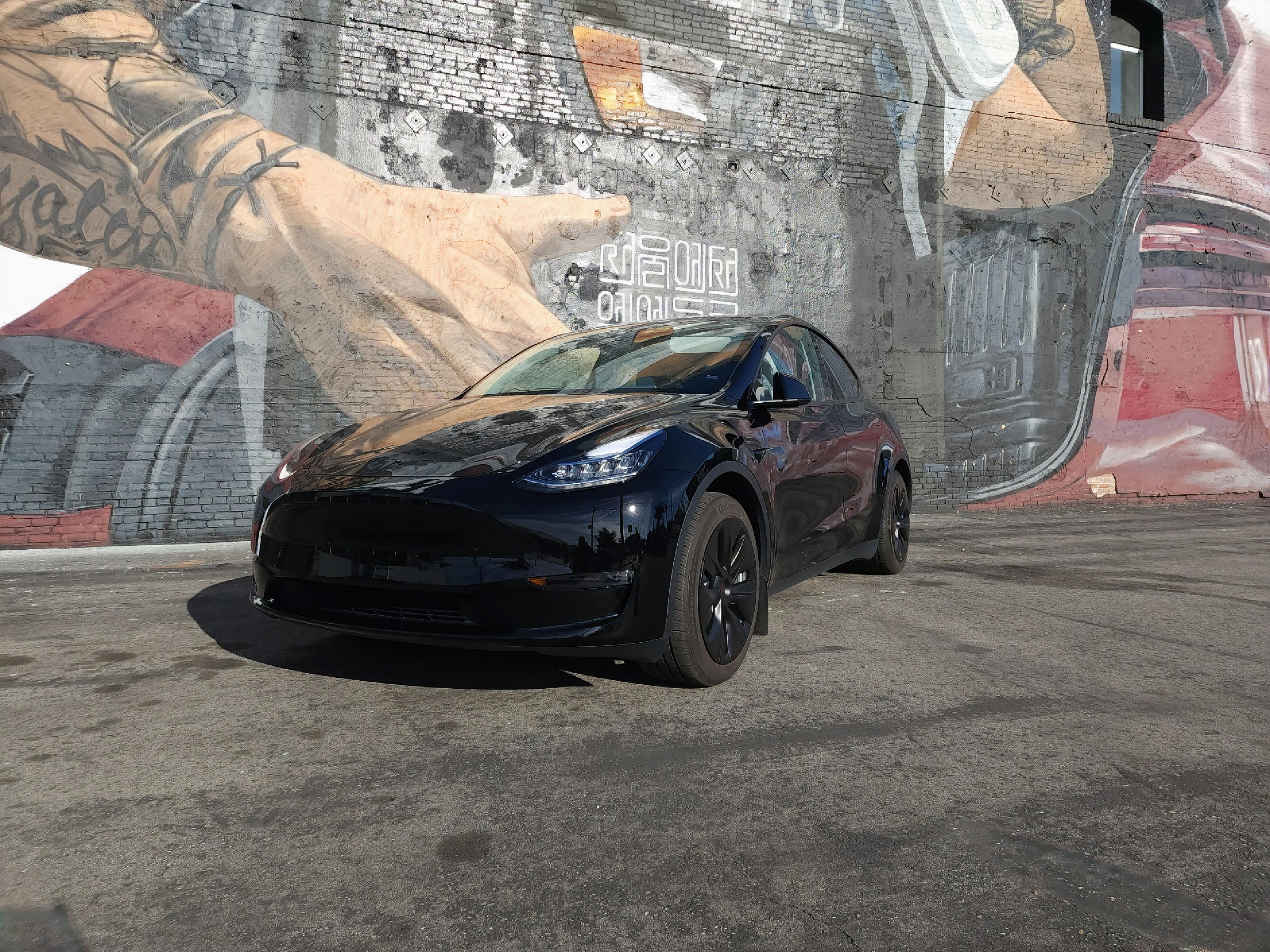 Tesla Model Y 2023 in Ontario, CA