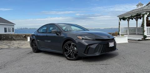 Toyota Camry Hybrid 2025
