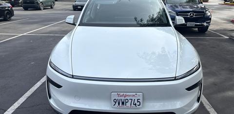 Tesla Model Y 2026