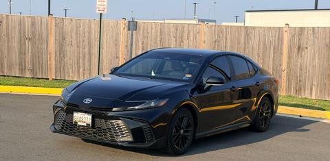 Toyota Camry Hybrid 2026