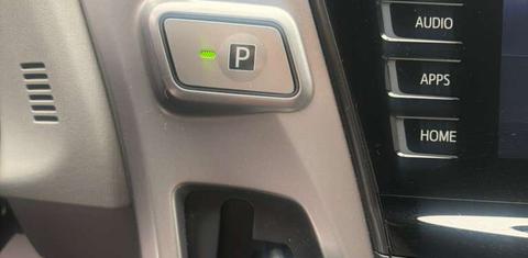 Toyota Prius v 2015