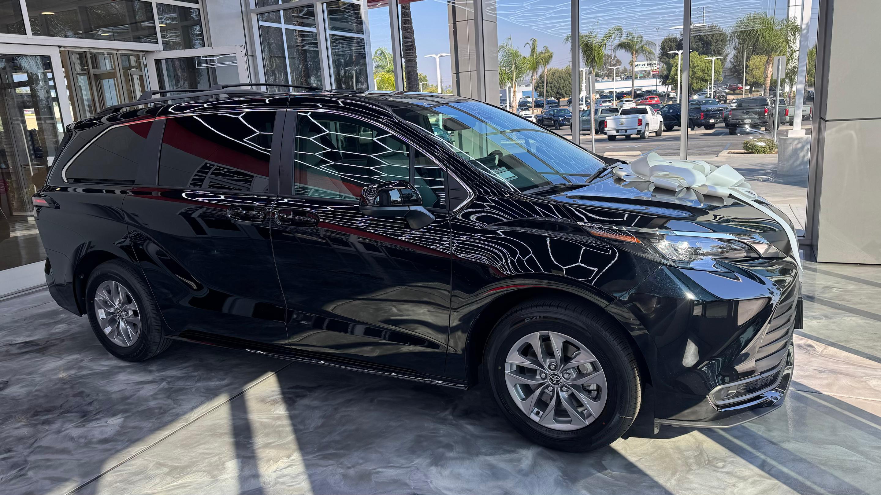 Toyota Sienna 2025 in Fontana, CA