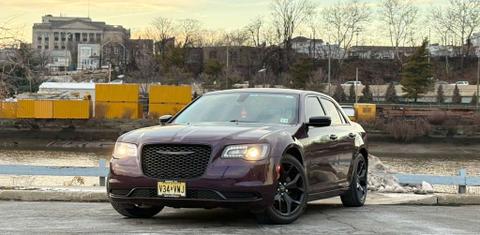 Chrysler 300 2021