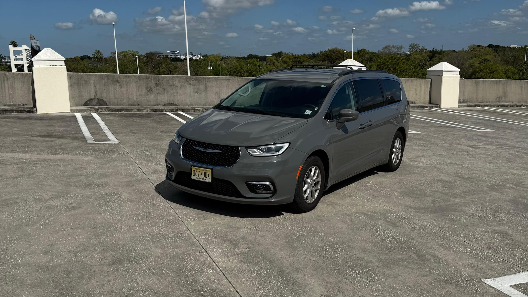Chrysler Pacifica 2022 in Tampa, FL