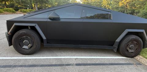 Tesla Cybertruck 2026