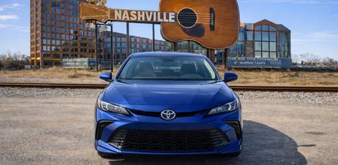 Toyota Camry Hybrid 2026