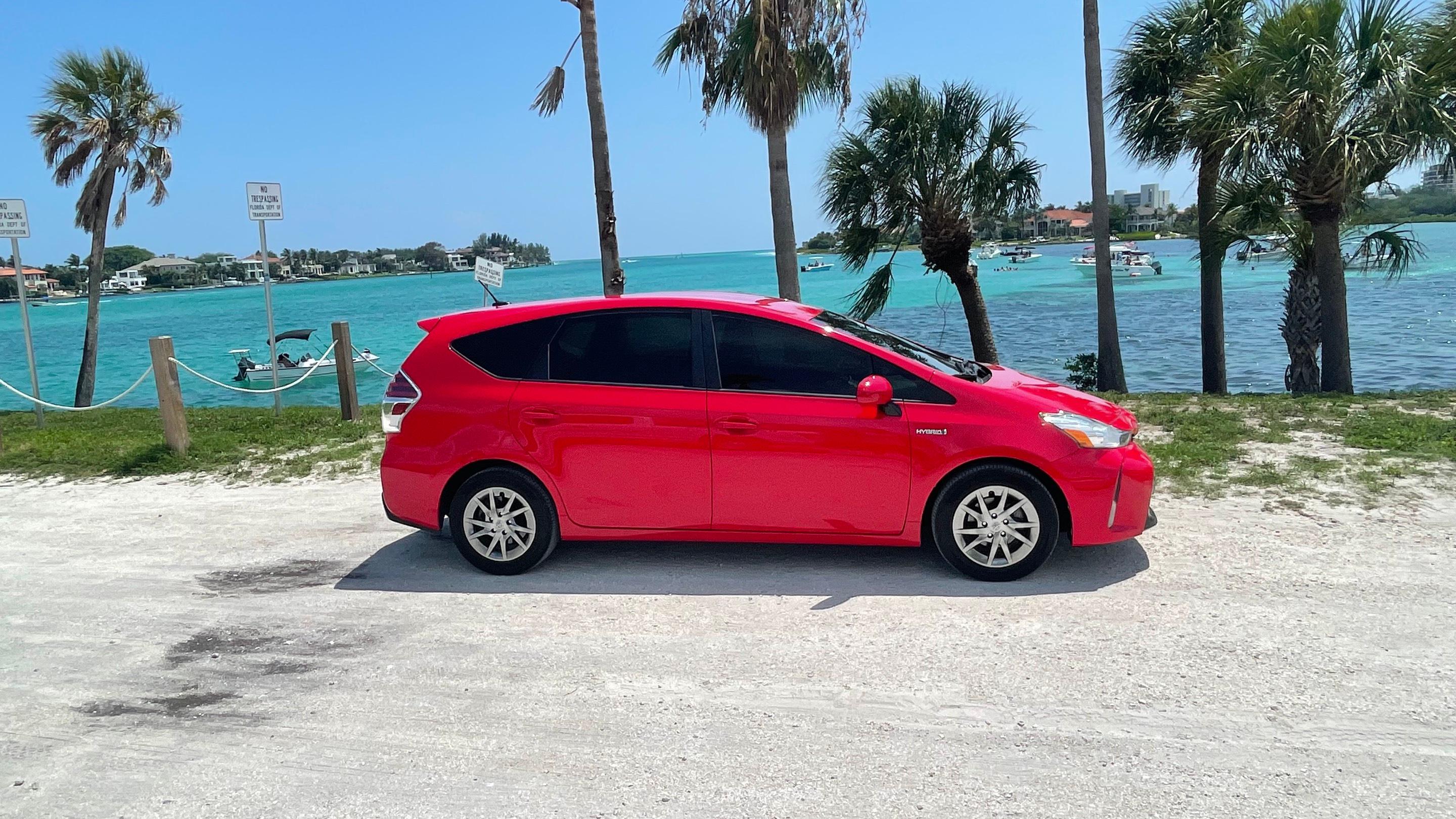 Toyota Prius v 2017 in Sarasota, FL