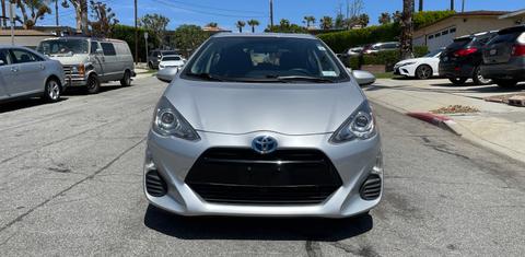 Toyota Prius c 2016