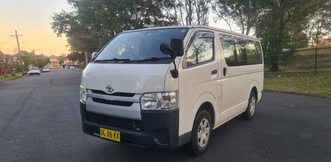 Toyota HIACE 2015