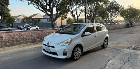 Toyota Prius c 2014