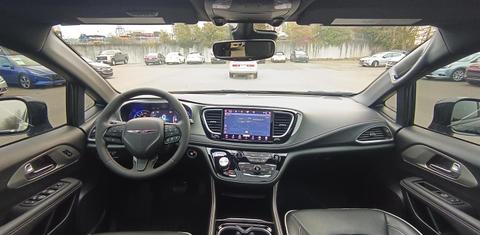 Chrysler Pacifica 2023