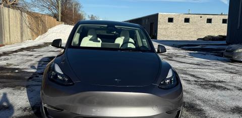 Tesla Model Y 2025
