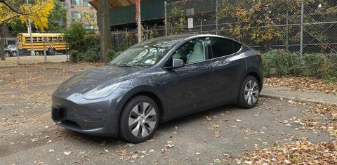 Tesla Model Y 2023