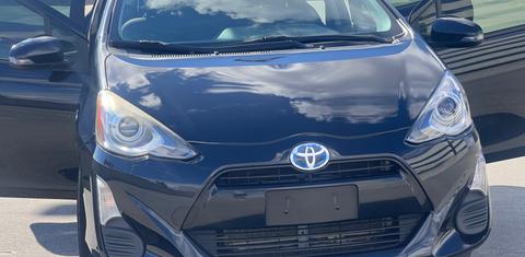 Toyota Prius c 2016