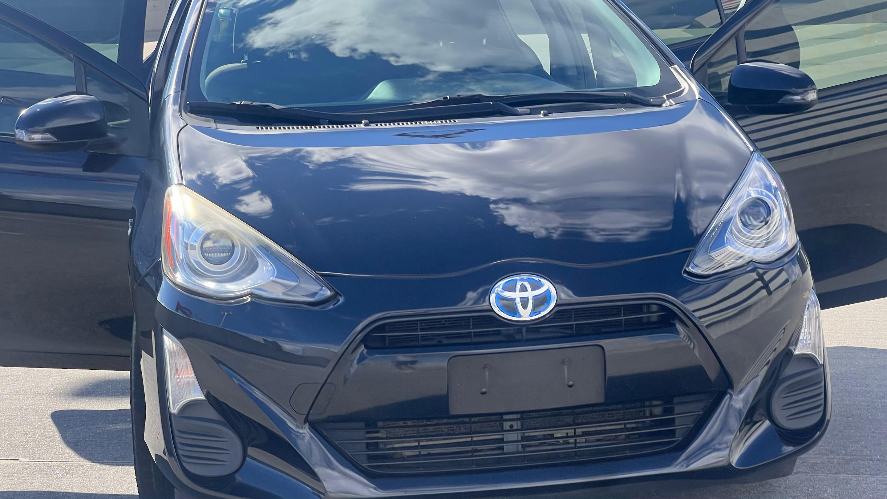 Toyota Prius c 2016 in Knoxville, TN