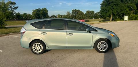 Toyota Prius v 2013