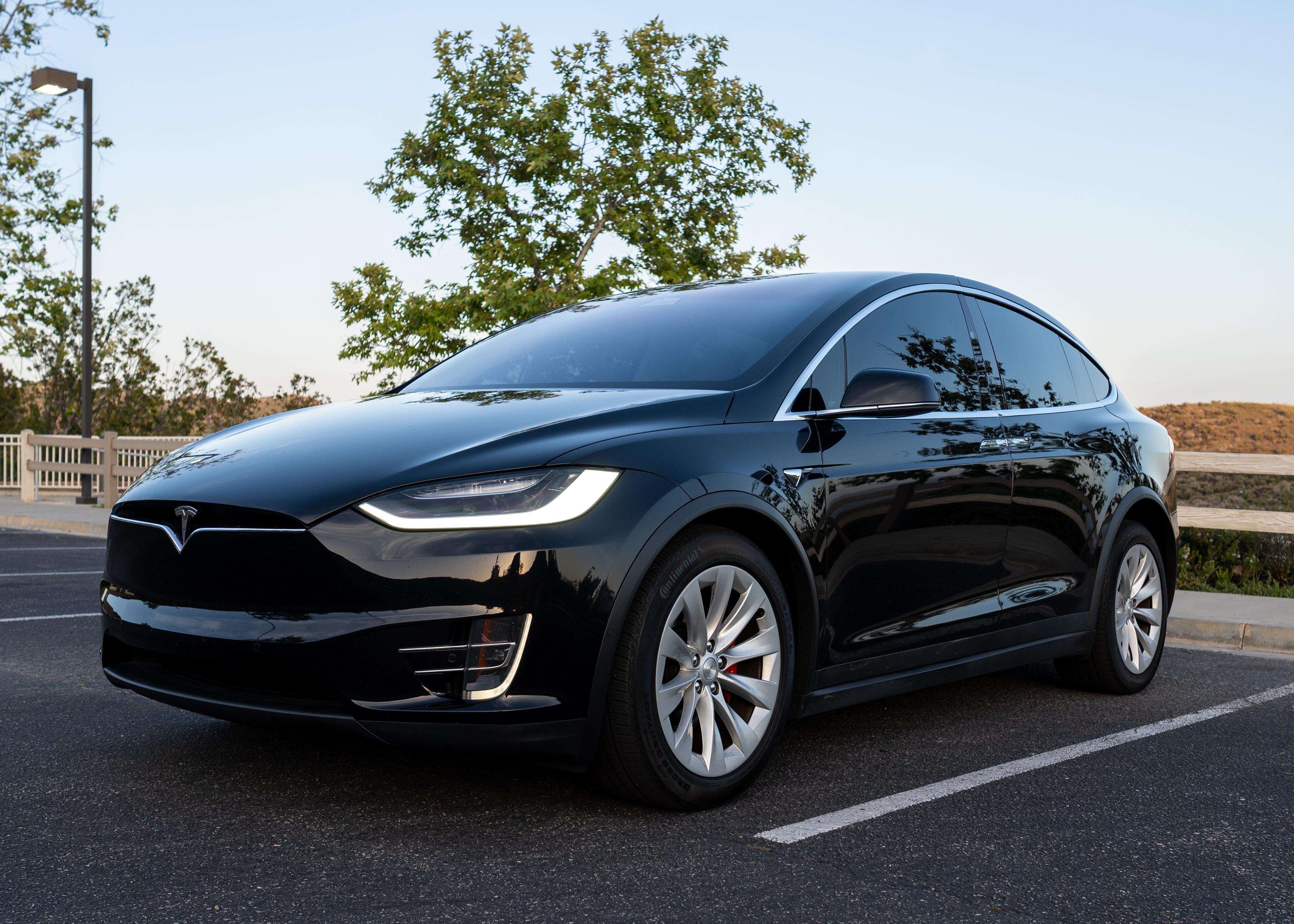 Tesla Model X 2017 in 