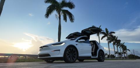 Tesla Model X 2022