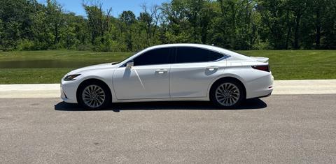 Lexus ES 2025