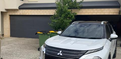 Mitsubishi OUTLANDER 2024