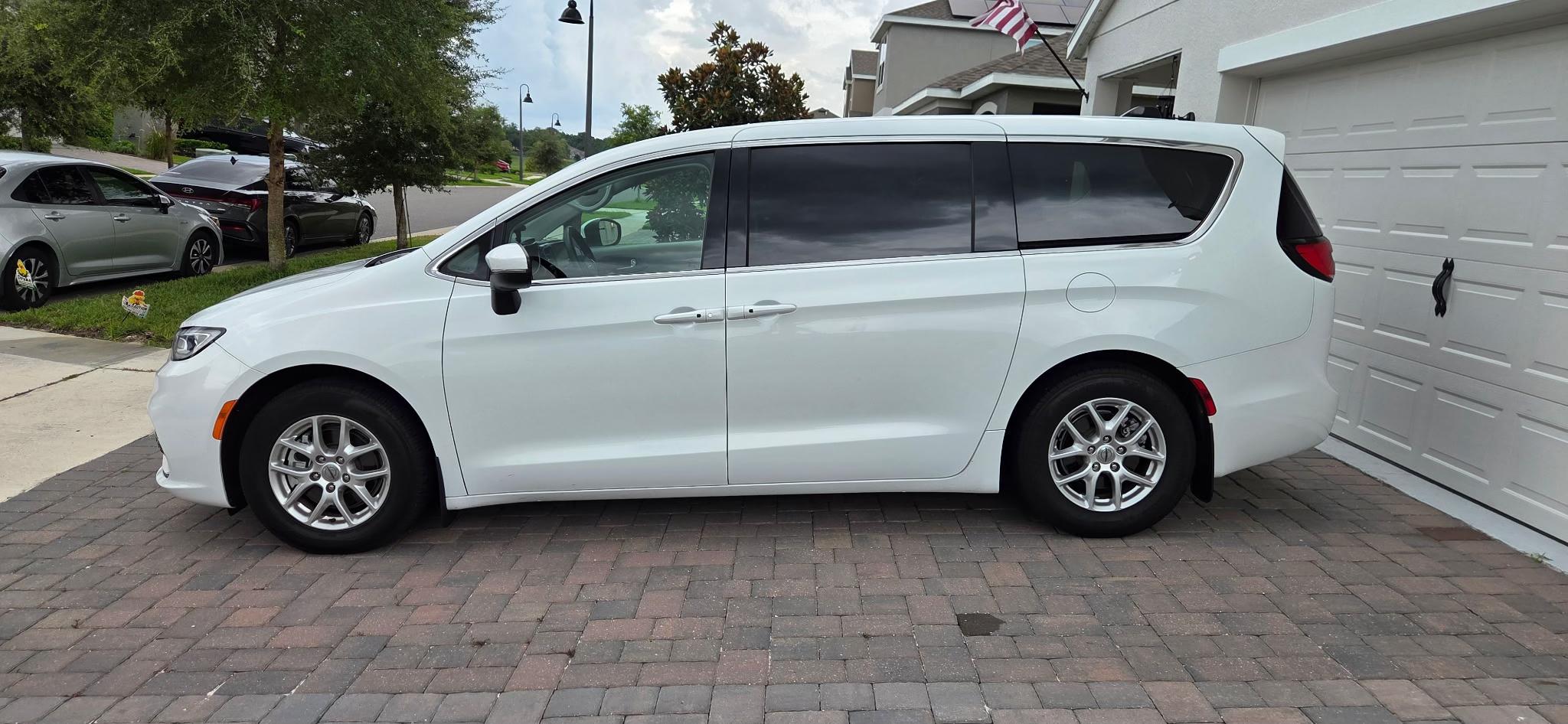 Chrysler Pacifica 2023 in Ocoee, FL