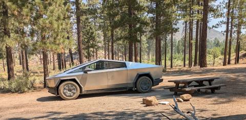 Tesla Cybertruck 2025