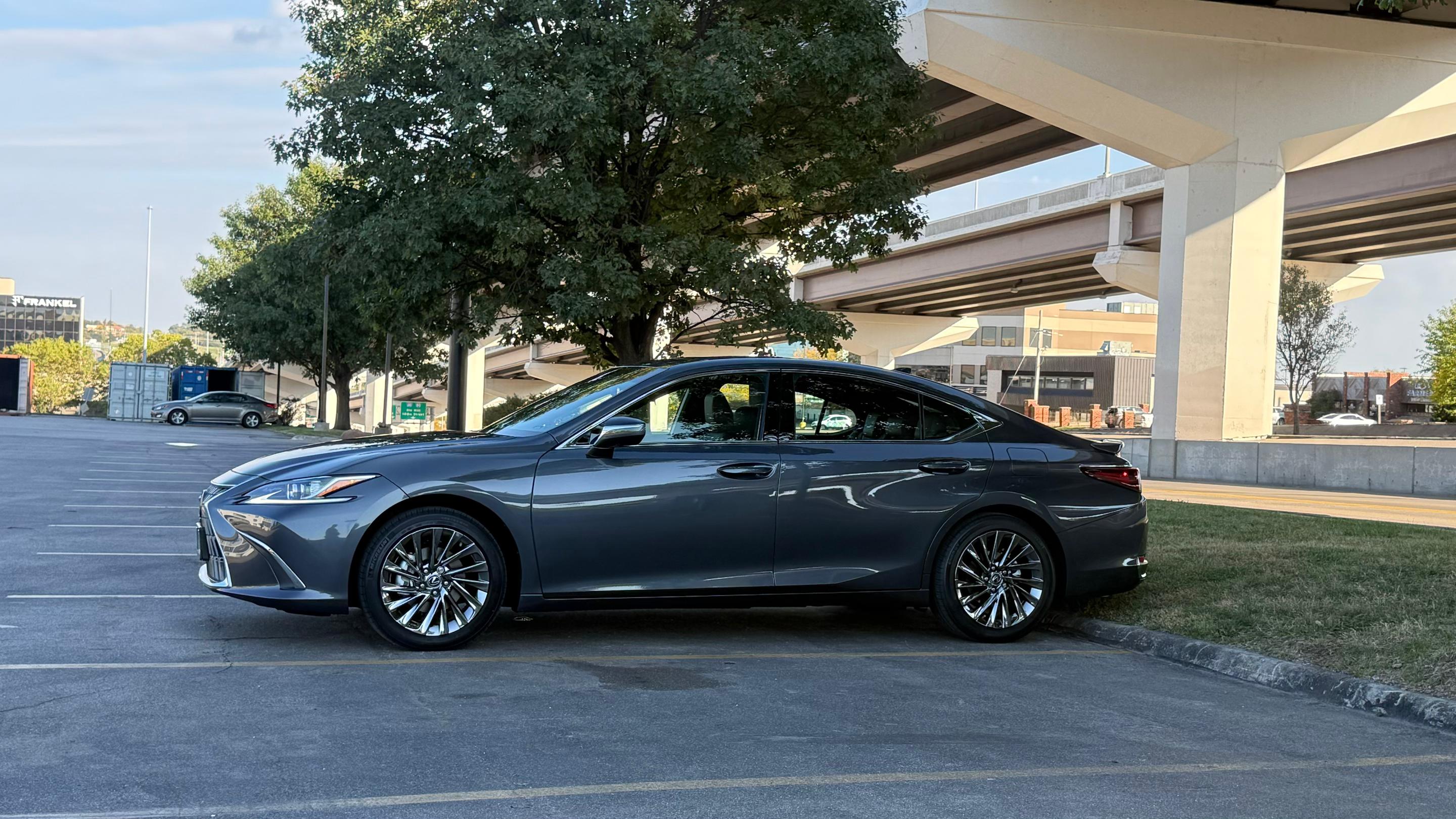 Lexus ES 2025 in Omaha, NE