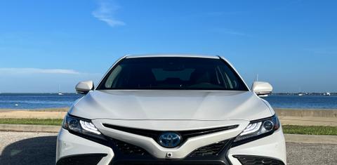 Toyota Camry Hybrid 2022