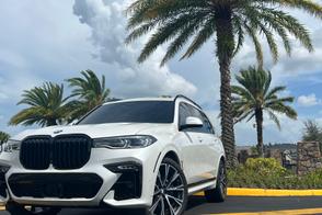 BMW X7 car