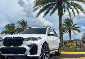 BMW X7 car