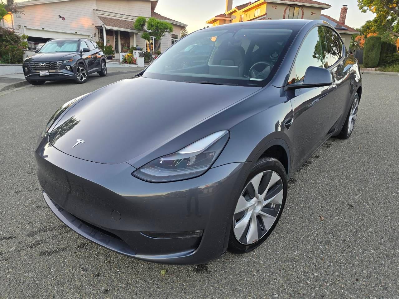 Tesla Model Y 2023 in 