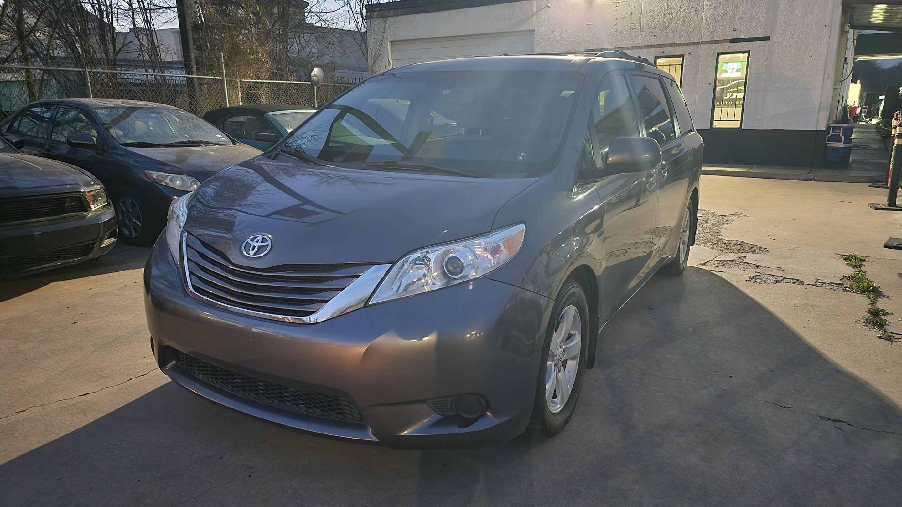 Toyota Sienna 2015 in Fort Worth, TX