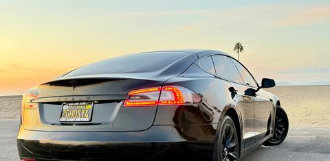 Tesla Model S 2020