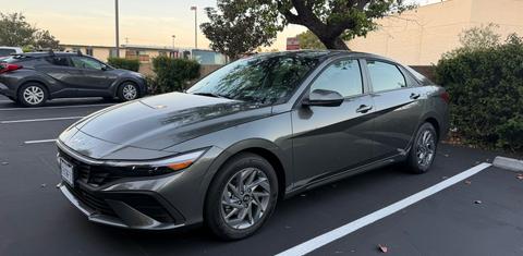 Hyundai Elantra Hybrid 2026