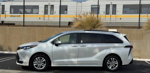 Toyota Sienna 2025