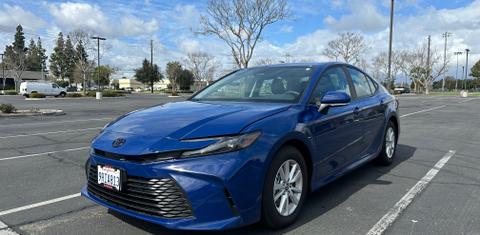 Toyota Camry Hybrid 2025