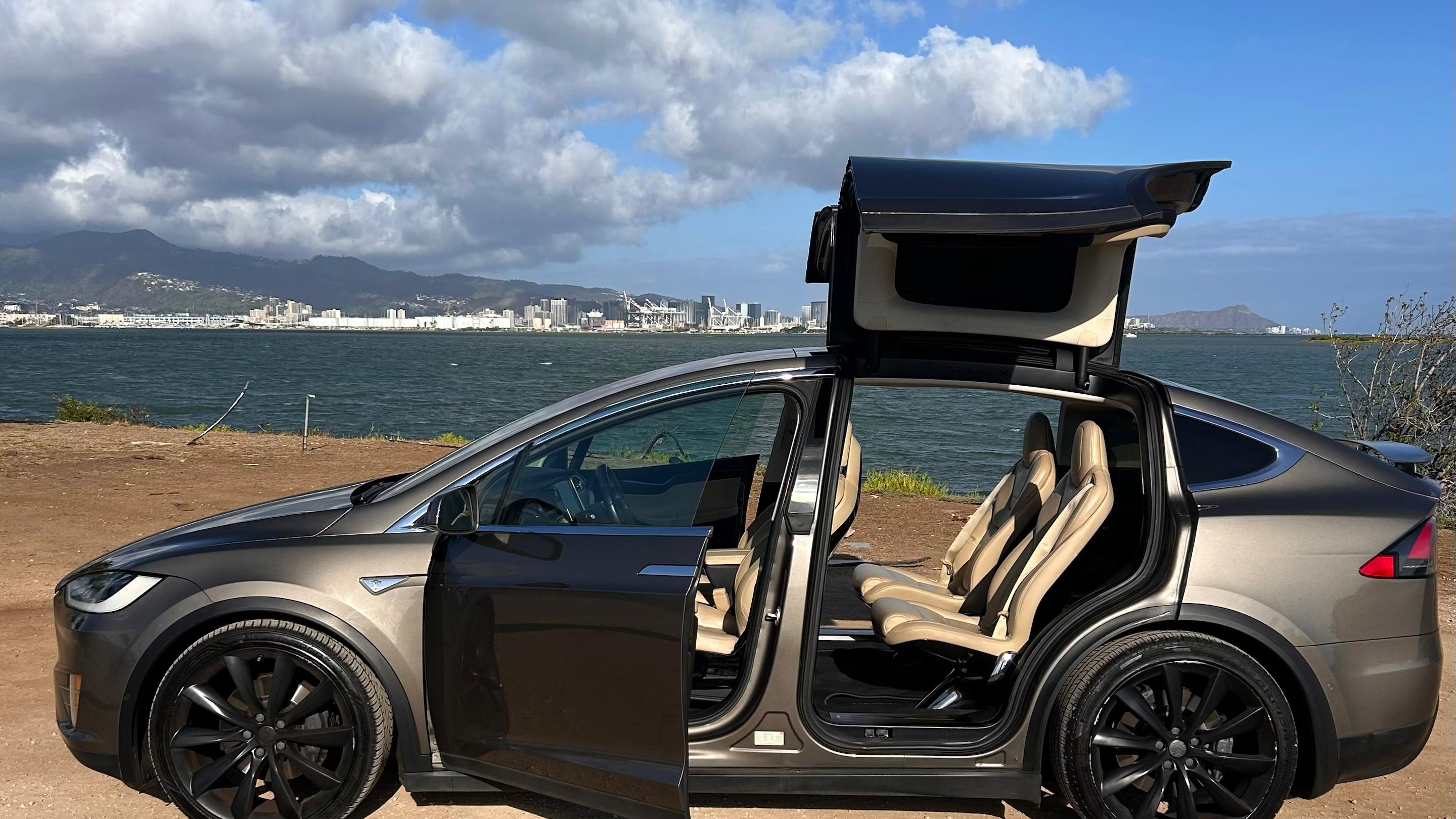 Tesla Model X 2016 in 
