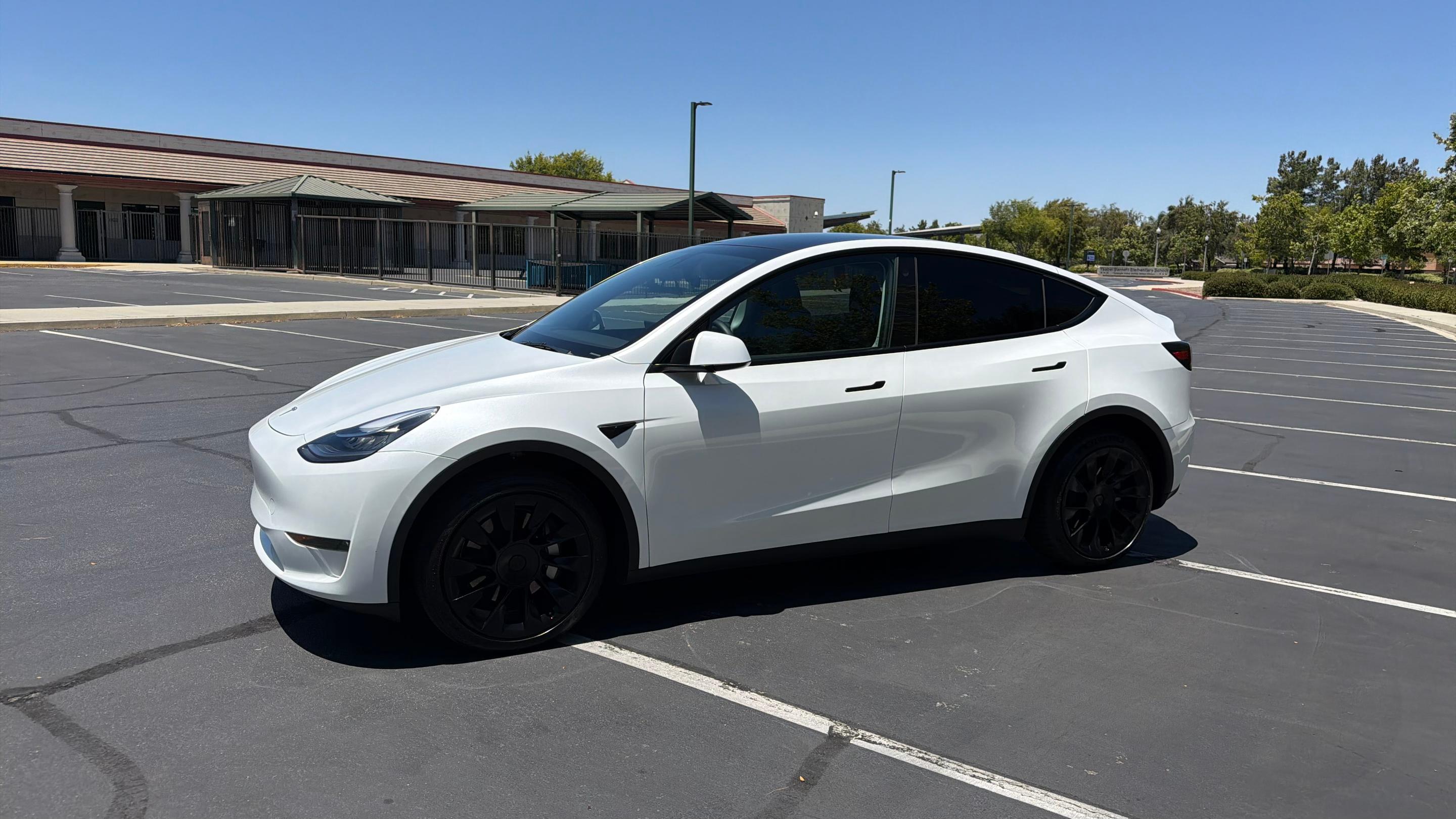 Tesla Model Y 2023 in Temecula, CA