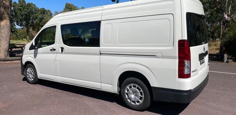 Toyota HIACE 2022